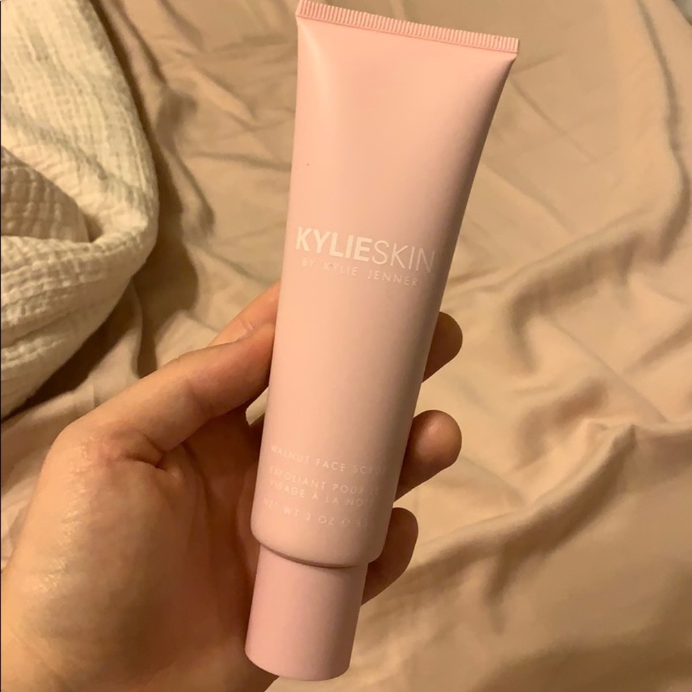 Kylie Skin Walnut Face Scrub